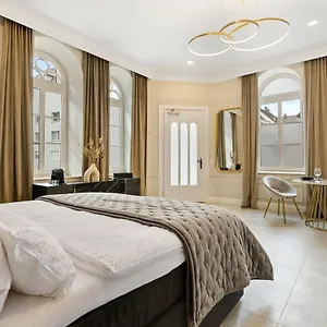 https://new-i-luxus-suite-i-kingbed-i-netflix-i-center.getmunichhotels.com