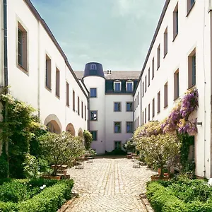 hofgarten-1824.dresdenhotels.net/